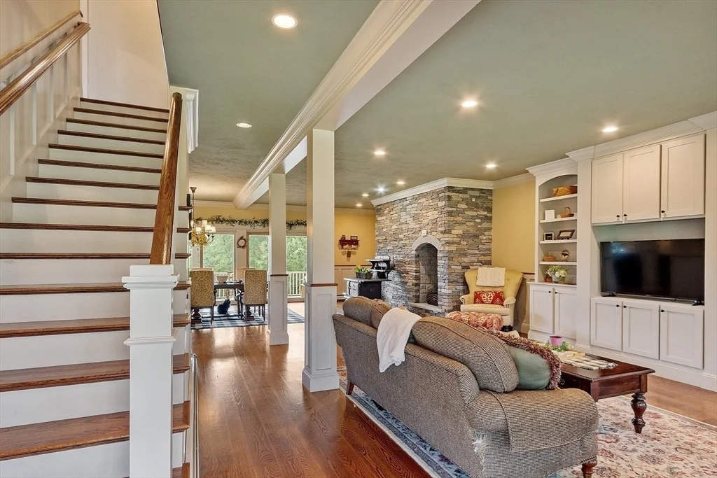 Photo of 9 Sequoia Dr