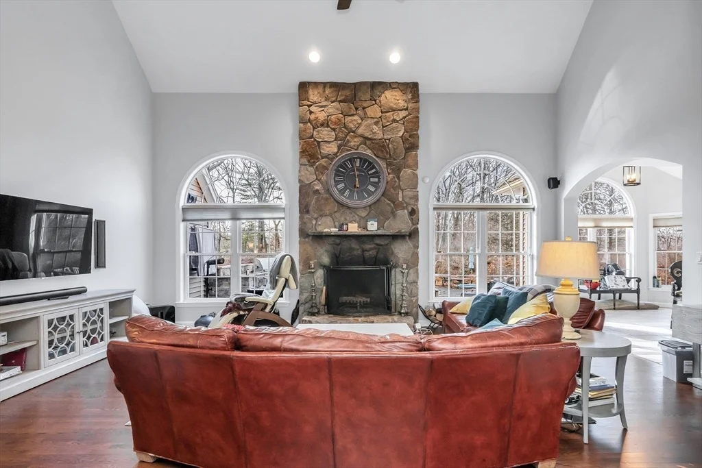 Photo of 52 Goodnow Ln