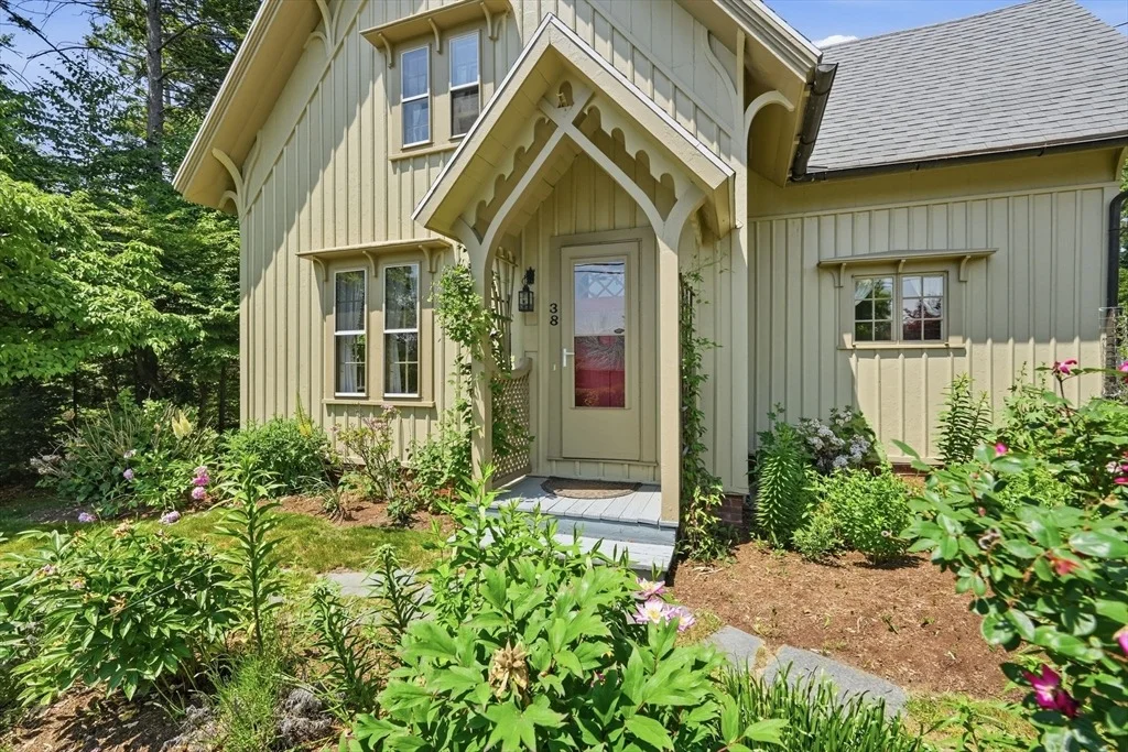 Photo of 38 Round Hill Road
