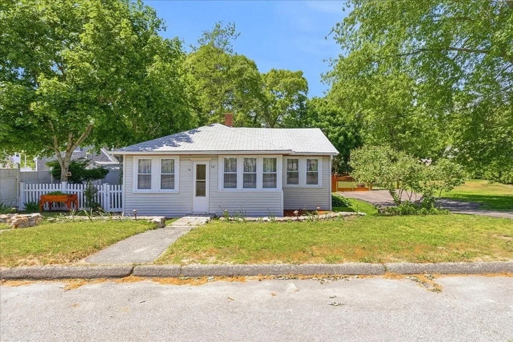 Photo of 49 + 51 Main Ave.