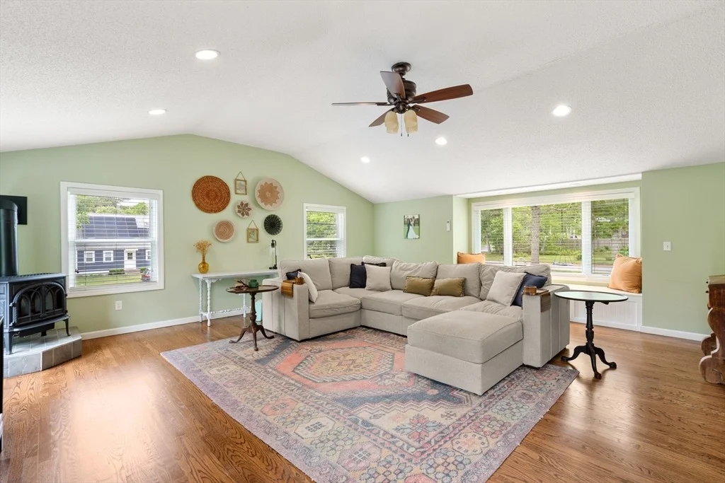 Photo of 9 Debbies Ln