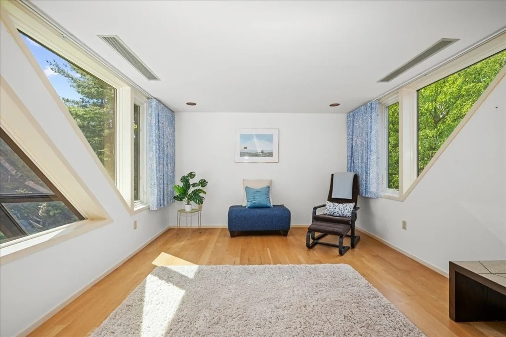 Photo of 45 Hickory Dr