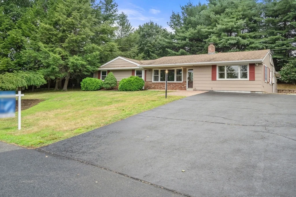 Photo of 6 Paulette Dr