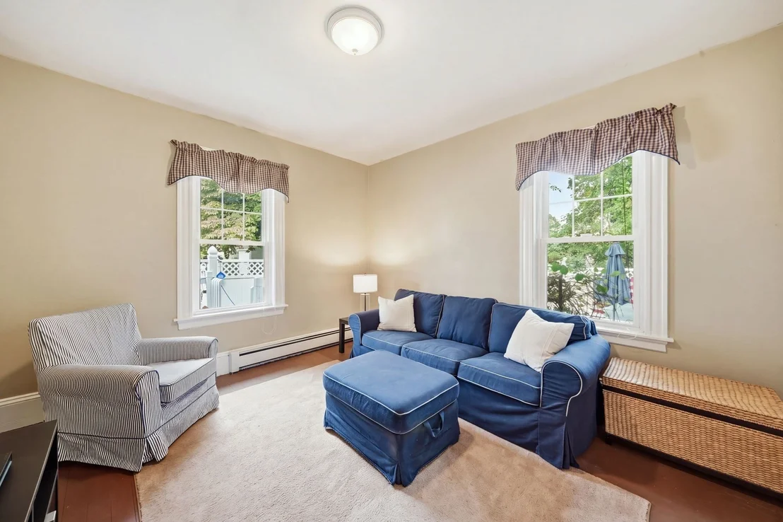 Photo of 196 Middlesex St