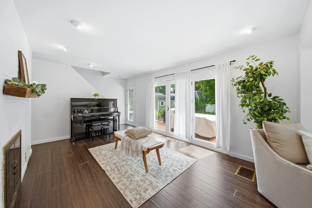 Photo of 163 Boden Ln