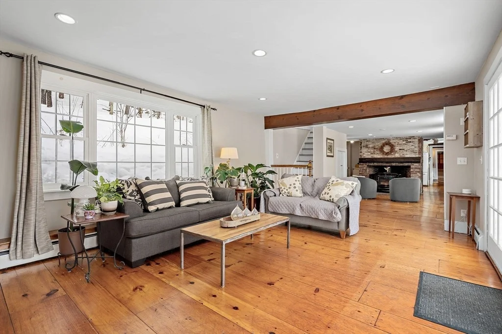 Photo of 280 W Acton Road