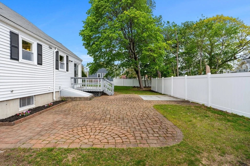 Photo of 13 Munroe Ave