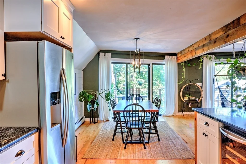 Photo of 8 Sandy Beach Rd