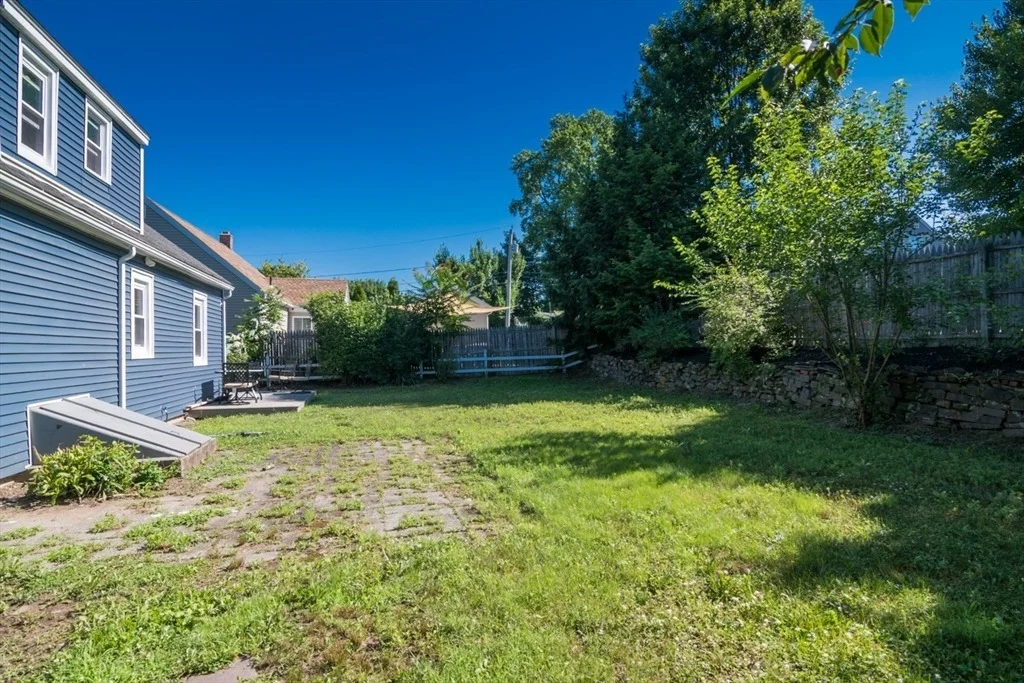 Photo of 379 Roosevelt Ave