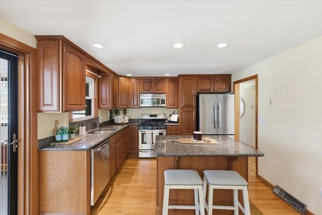 Photo of 72 Rogers Dr