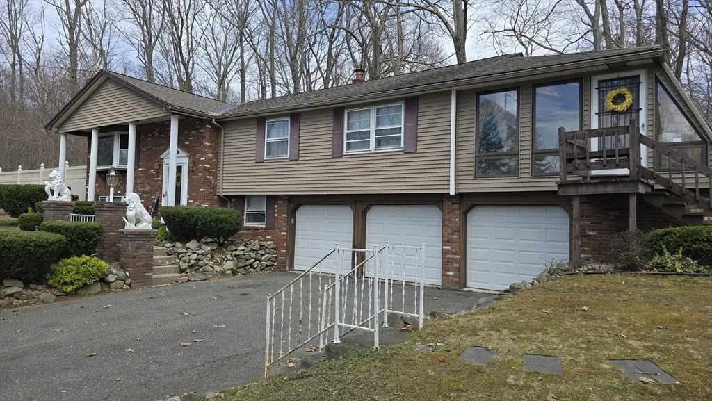 Photo of 142 Marion Cir