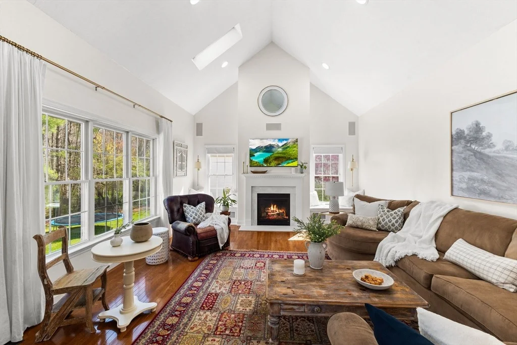 Photo of 353 Finch Rd
