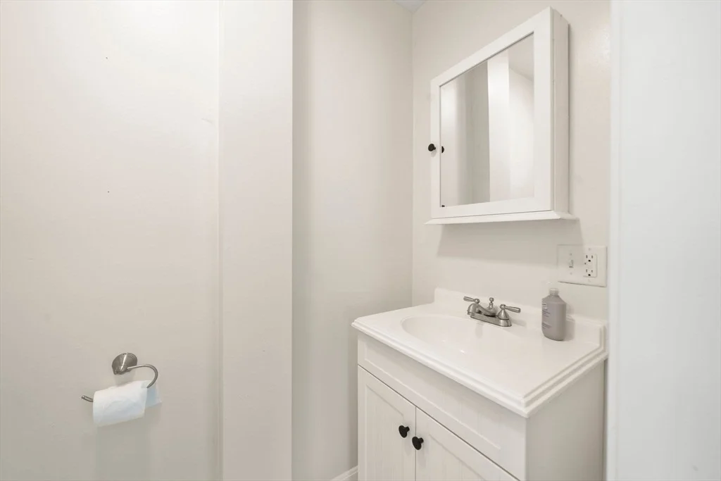 Photo of 9 Maple St