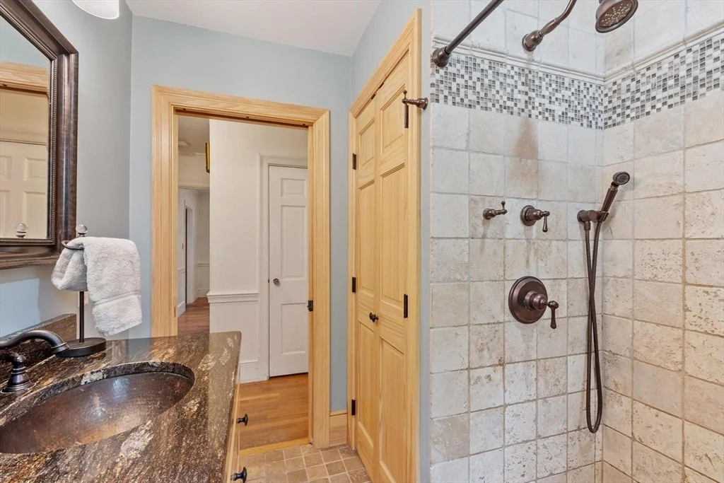 Photo of 289 Sterling Rd
