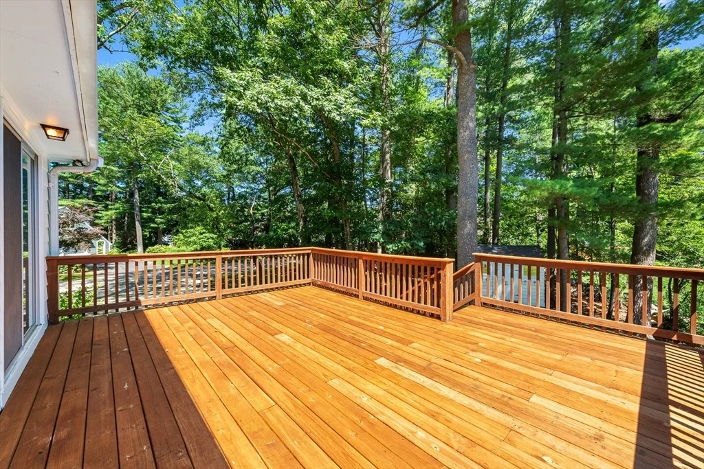 Photo of 71 Colonial Dr