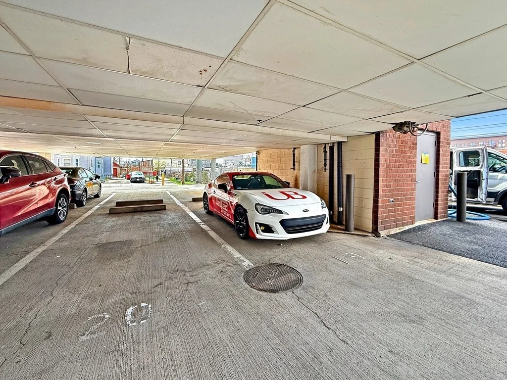 Photo of Unit 304 at 39 Parlin St