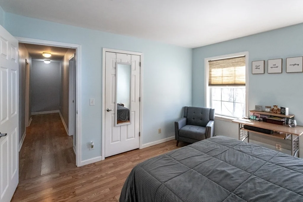 Photo of 497 Riverside Dr
