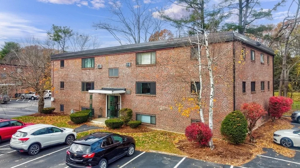 Photo of Unit B at 81 Nicholas Rd