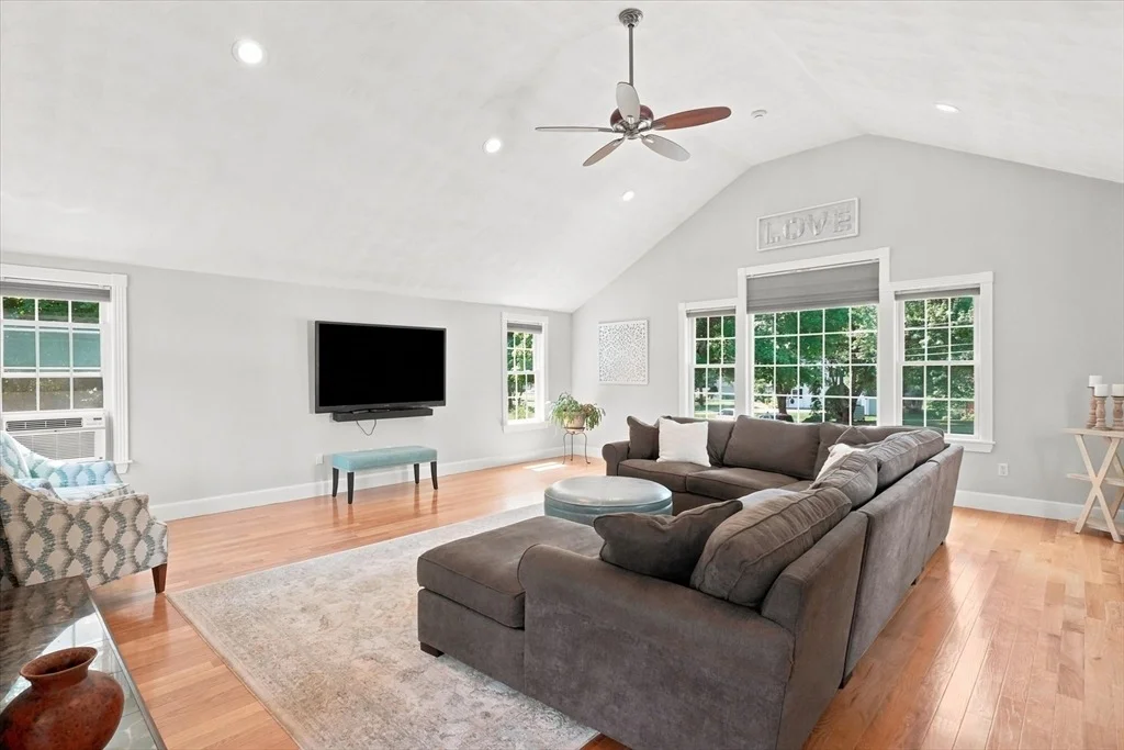 Photo of 67 Surrey Dr