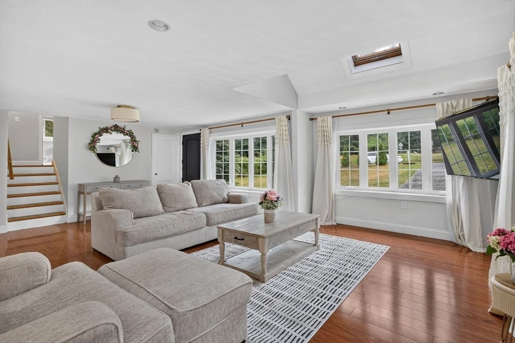 Photo of 769 Potter Rd