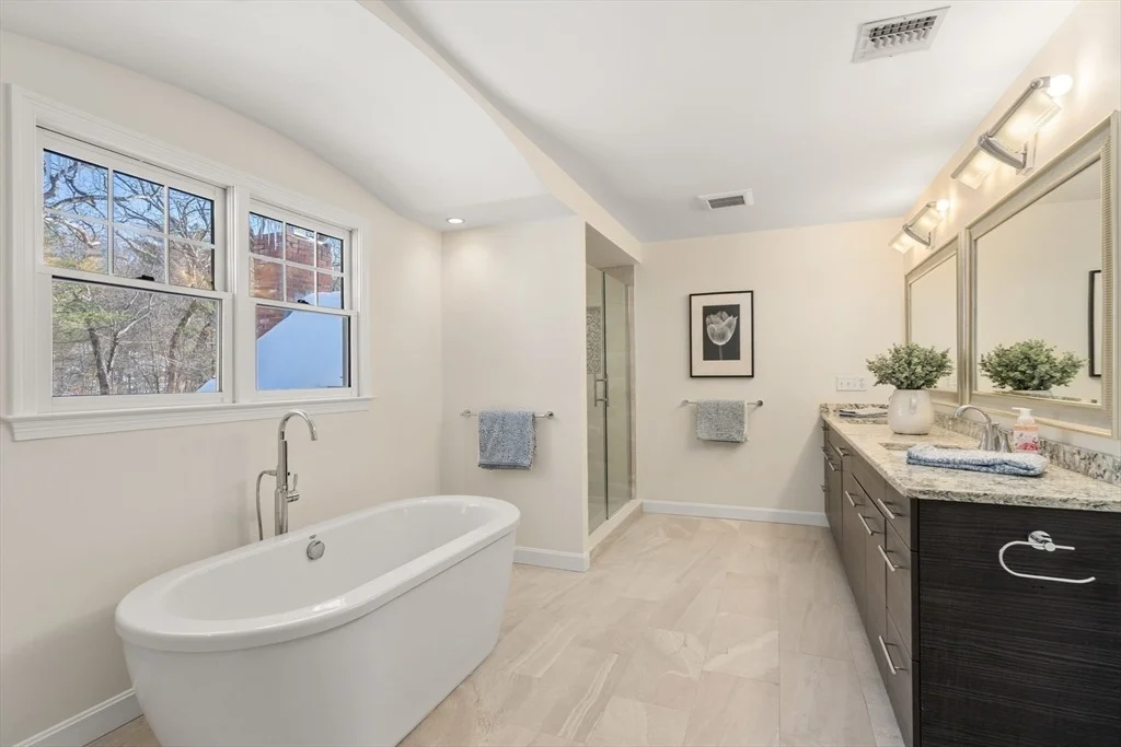 Photo of 48 Algonquian Dr
