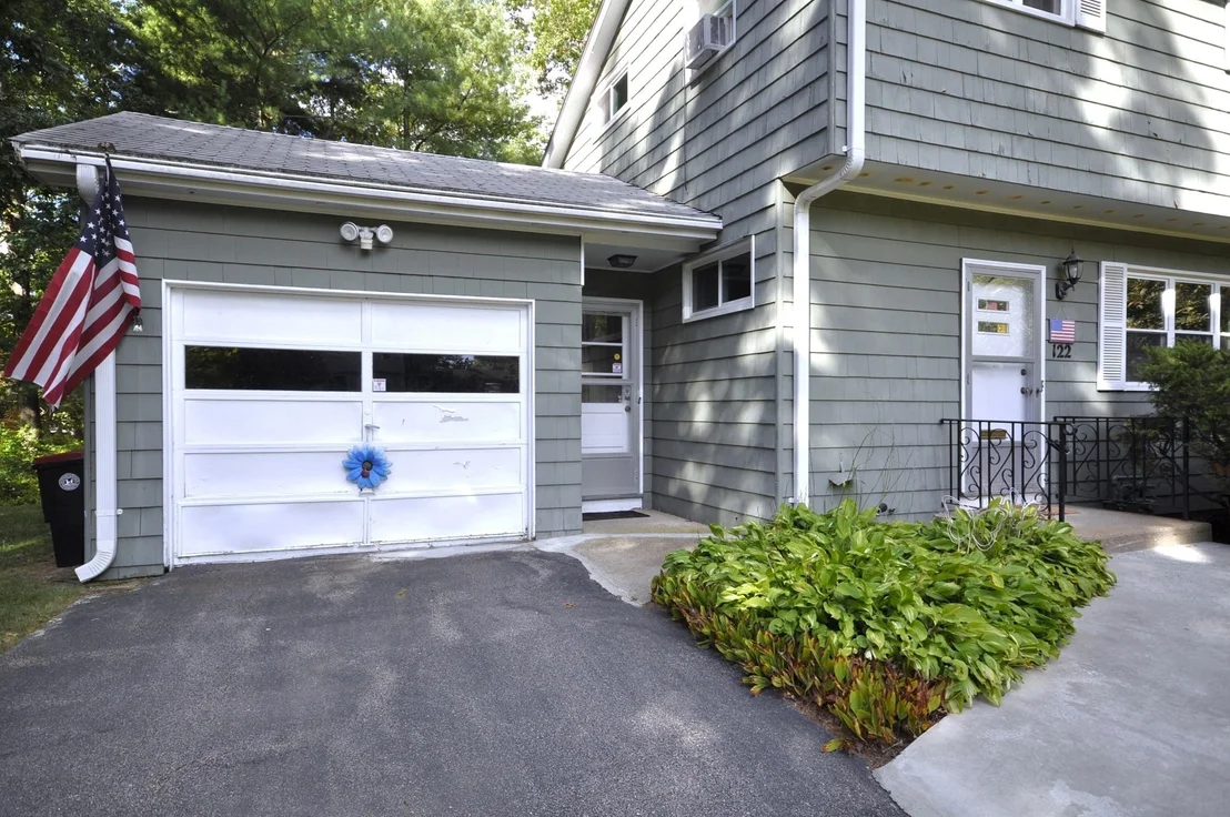 Photo of 122 Sunset Dr
