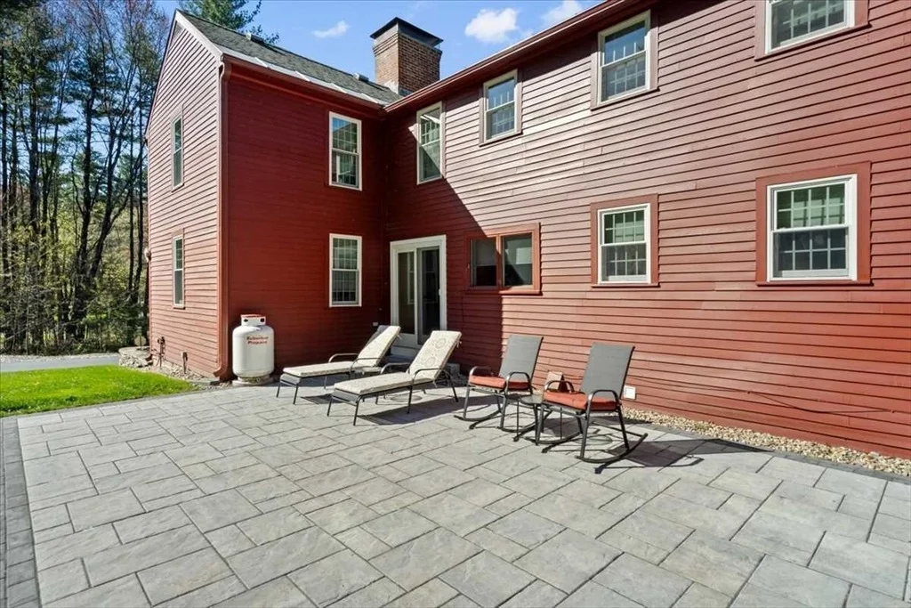 Photo of 9 Bay Path Dr
