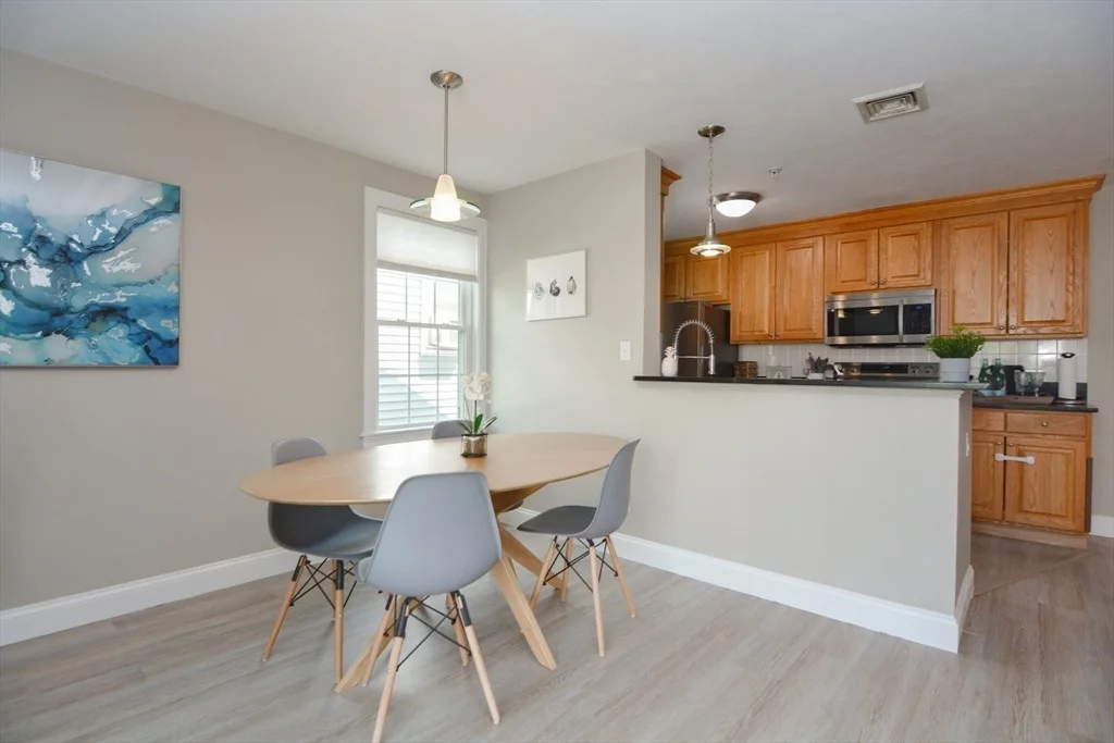 Photo of Unit D at 21 Wall St