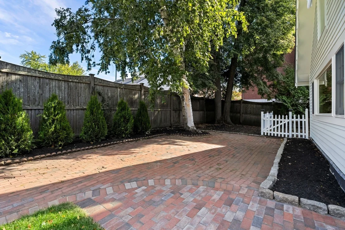 Photo of 92 Old River Place
