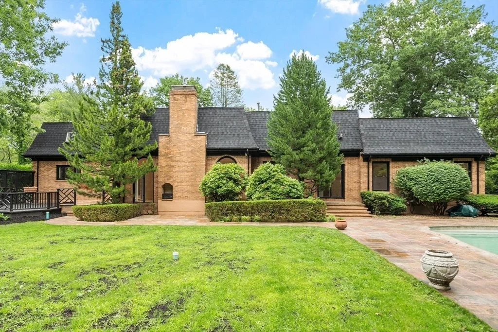 Photo of 21 Wildewood Dr