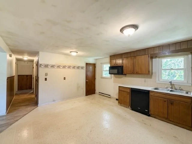 Photo of 178 N Main St