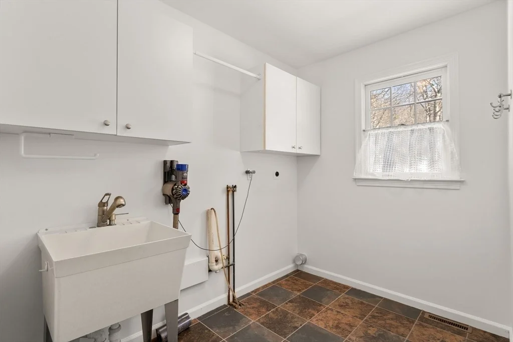 Photo of 48 Algonquian Dr