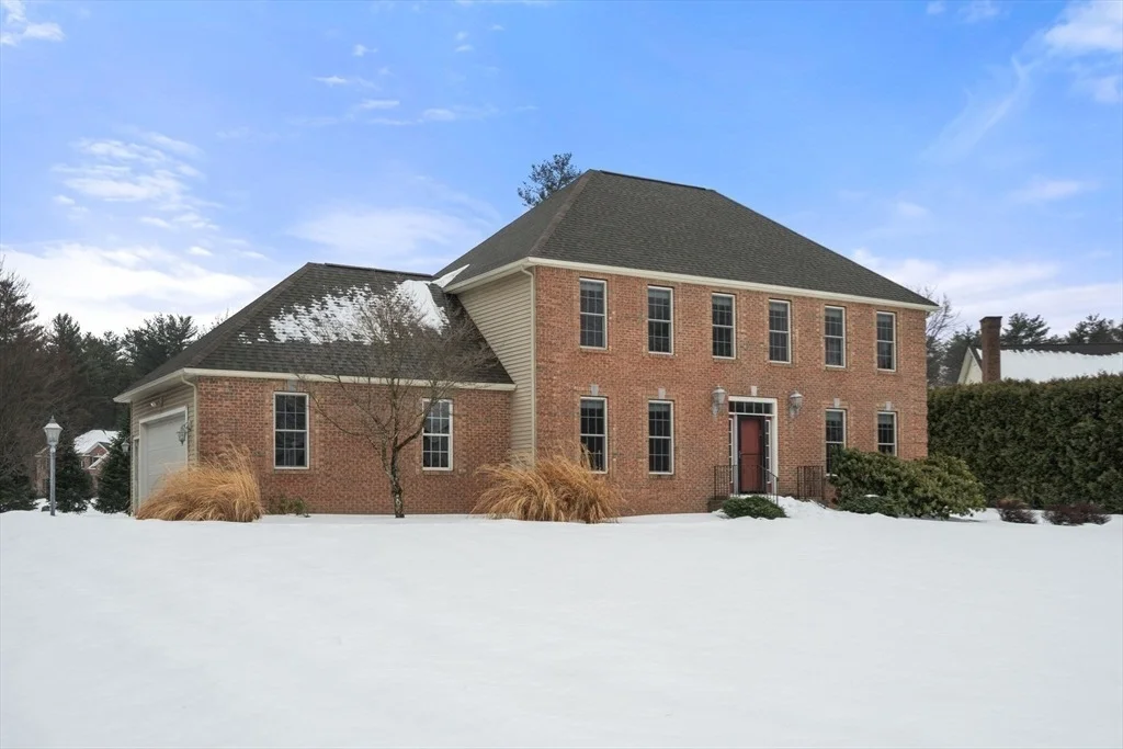 Photo of 18 Lexington Cir