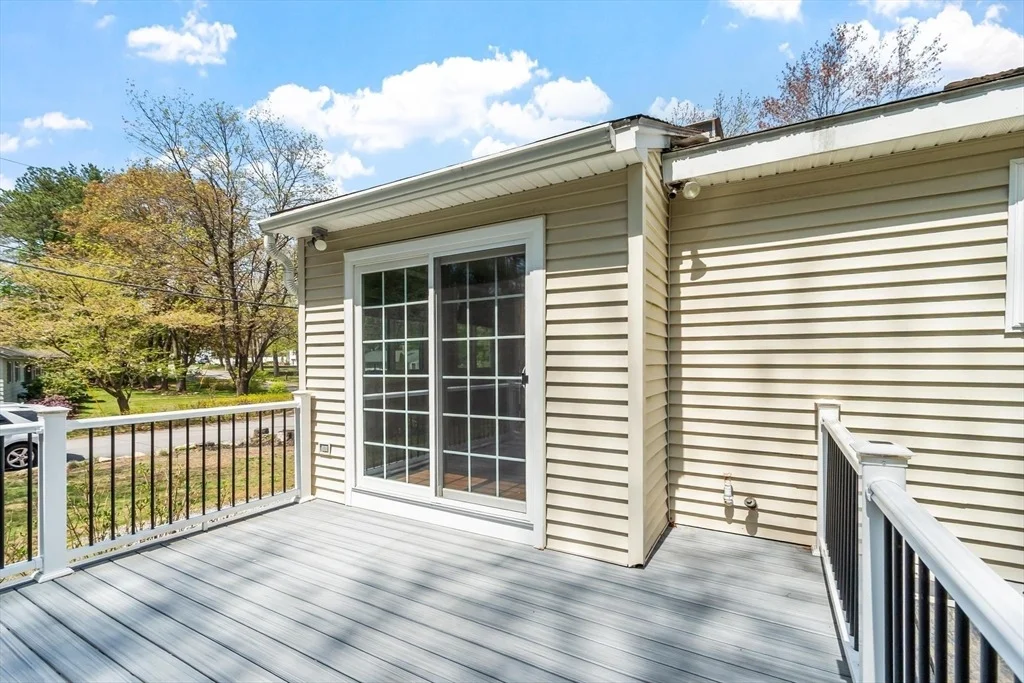 Photo of 123 Plain Rd