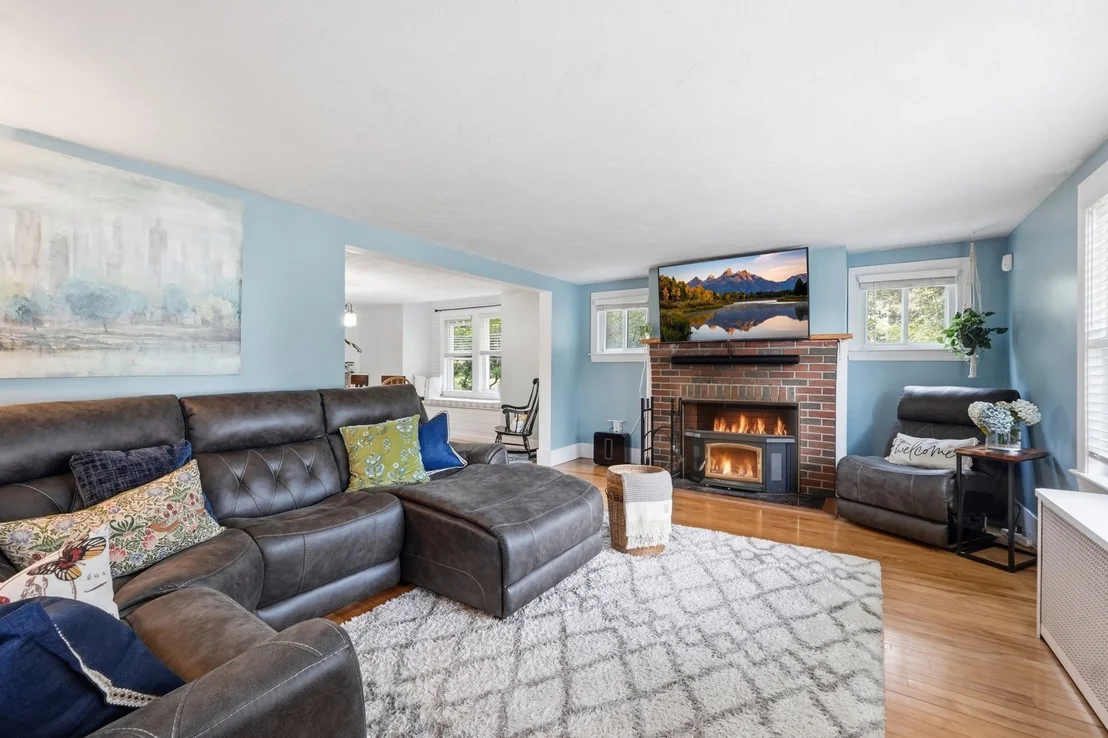 Photo of 31 Wildrose Ave