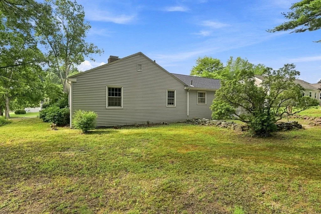 Photo of 92 Oak Hollow Rd