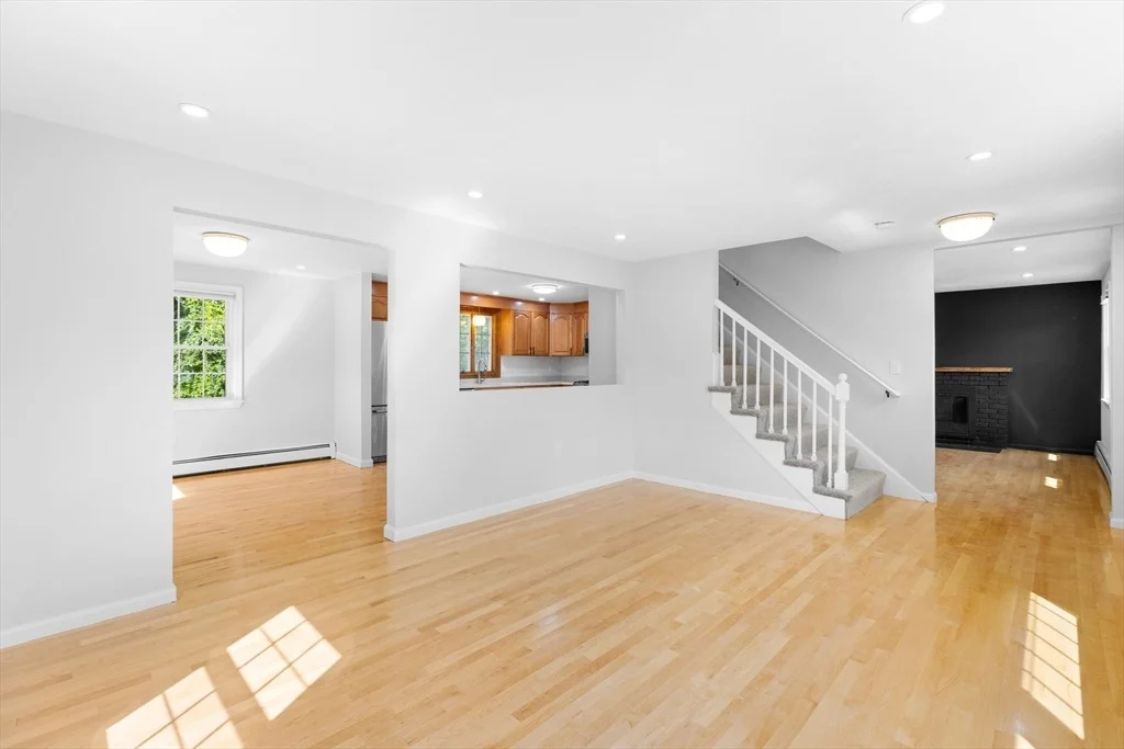 Photo of 20 Barbara Circle