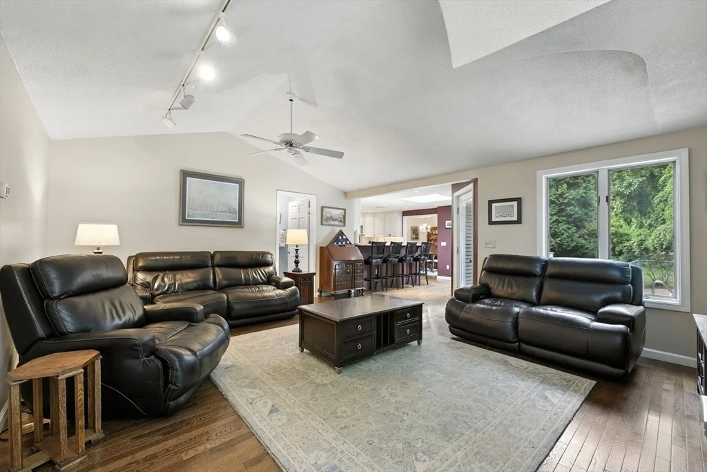 Photo of 4 Claren Dr