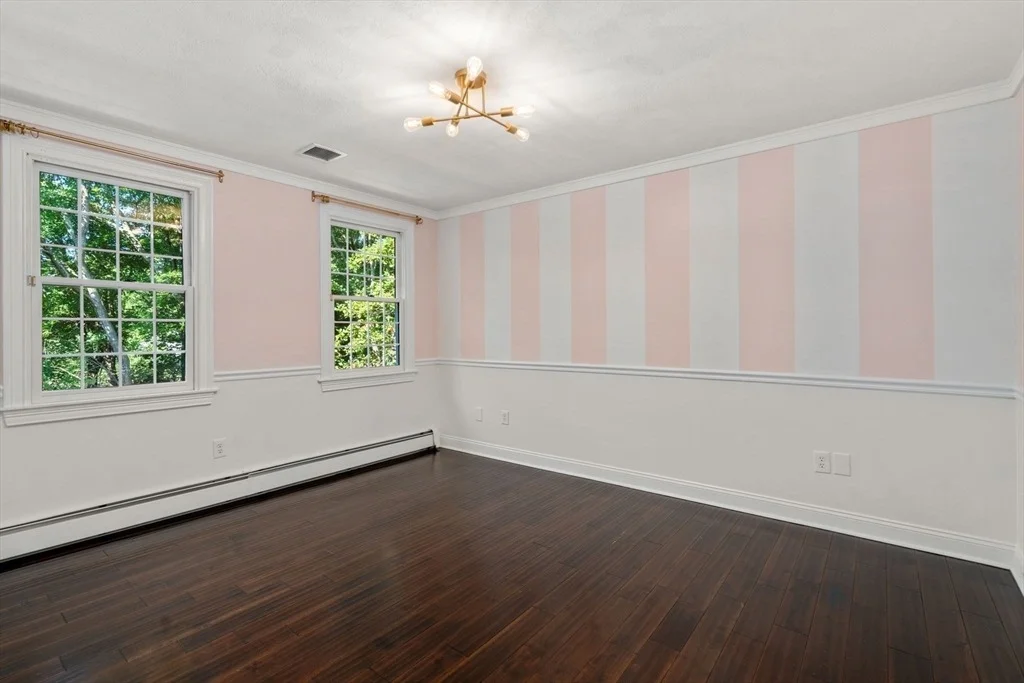 Photo of 4 Green Meadow Dr