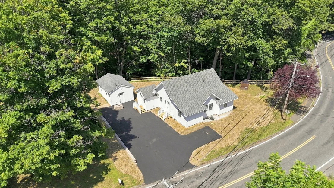 Photo of 204 River Dr