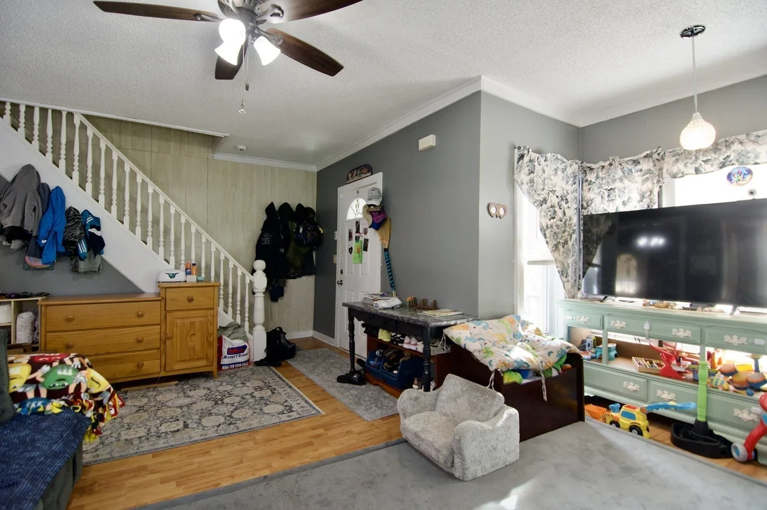 Photo of 35 Thayer Ave