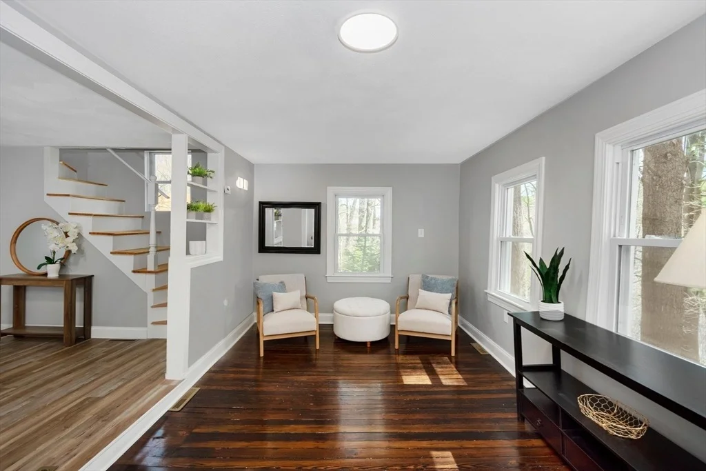 Photo of 43 Riverside Dr