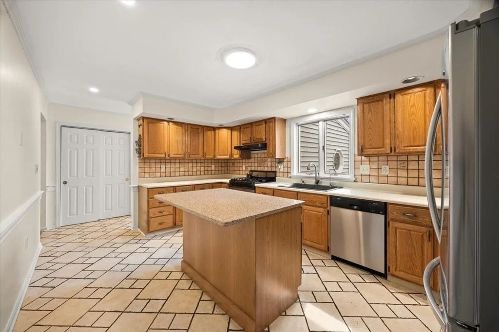 Photo of 212 Scadding St