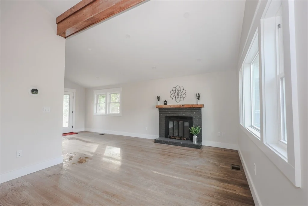 Photo of 1 Knowlton Rd