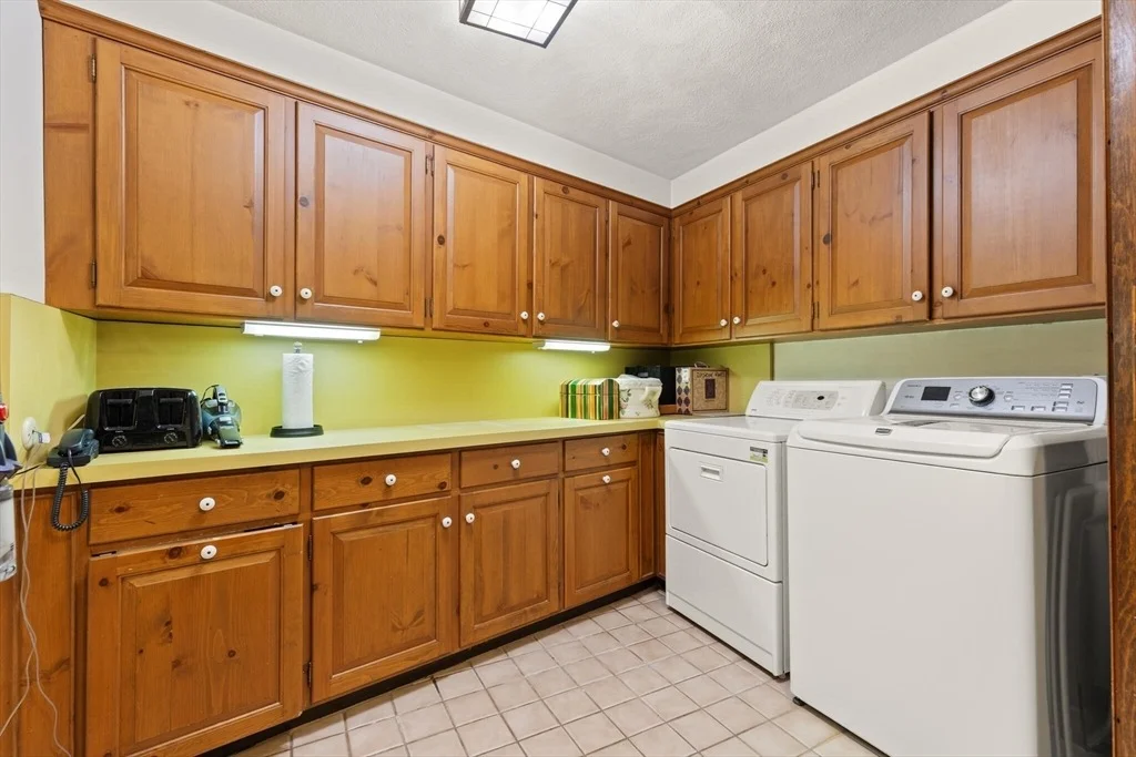 Photo of 166 Prides Crossing