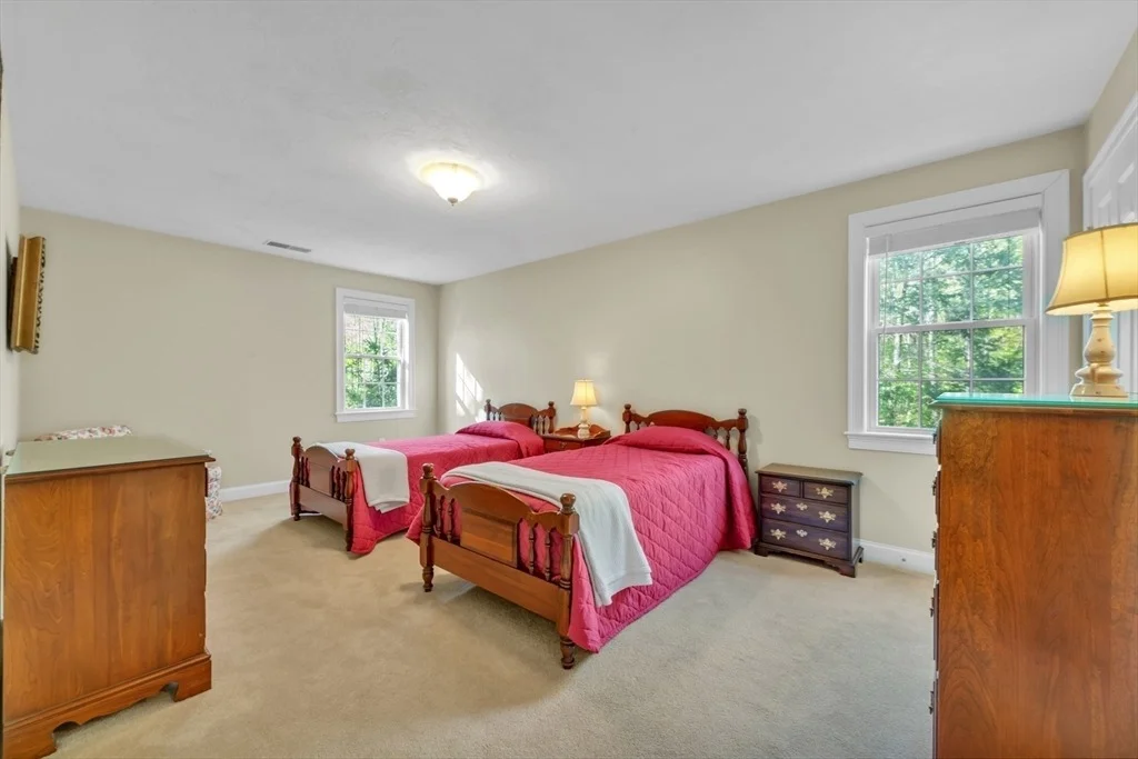 Photo of 10 Turner Ln