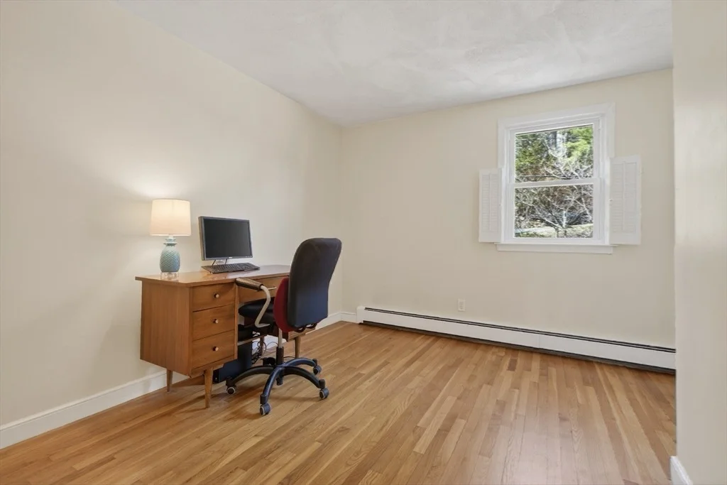 Photo of 16 Eastmount Road