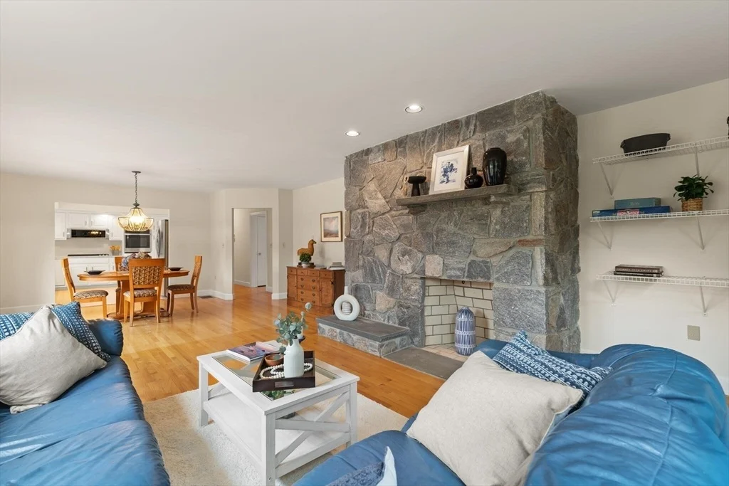 Photo of 323 Robert Rd