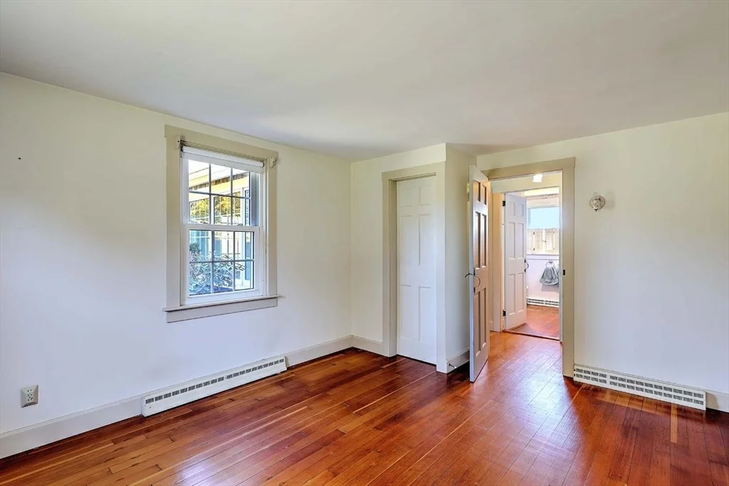 Photo of 1484 Drift Road