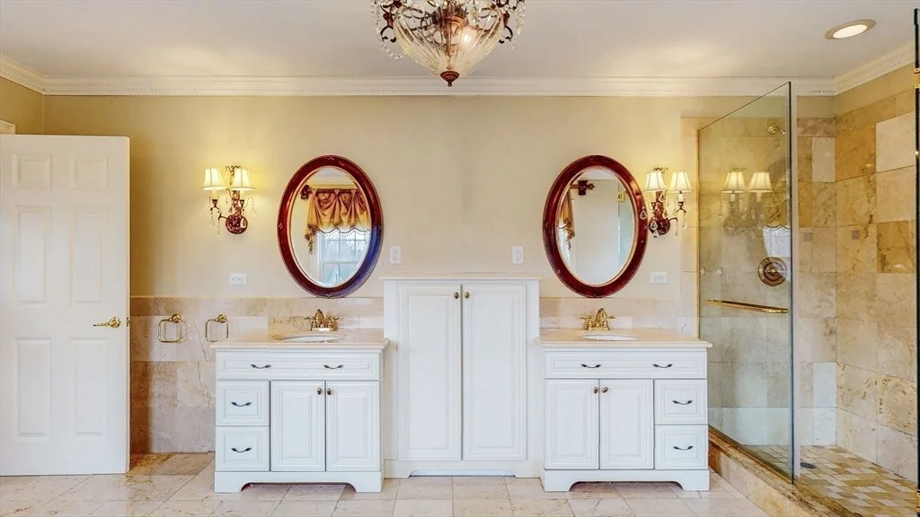 Photo of 455 Waban Ave